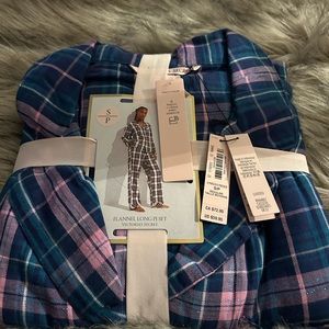 Victoria Secret flannel long pj set. Size small.